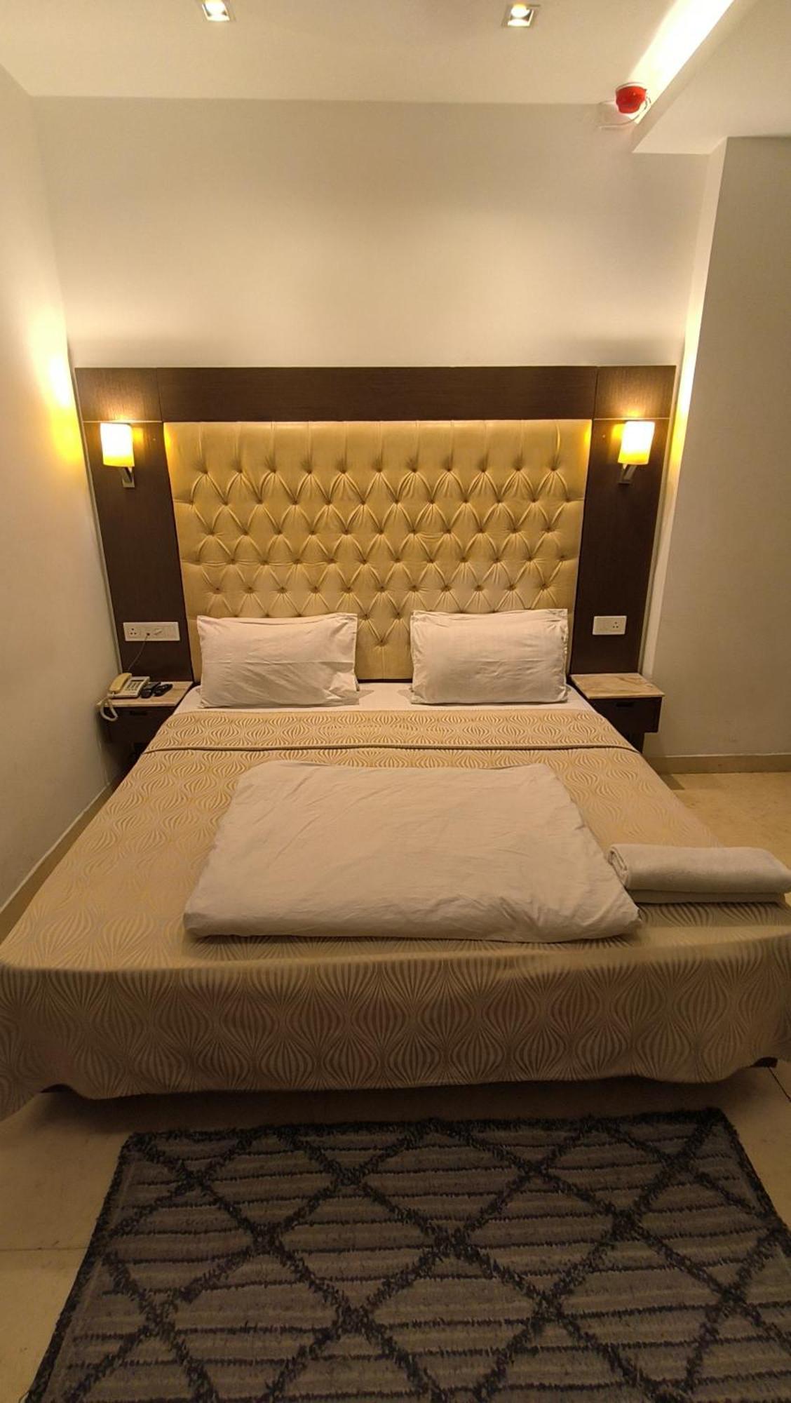 Metropolis Tourist Home Paharganj Neu-Delhi Exterior foto