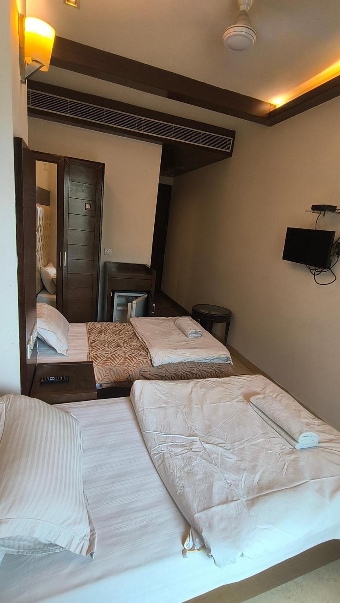 Metropolis Tourist Home Paharganj Neu-Delhi Exterior foto